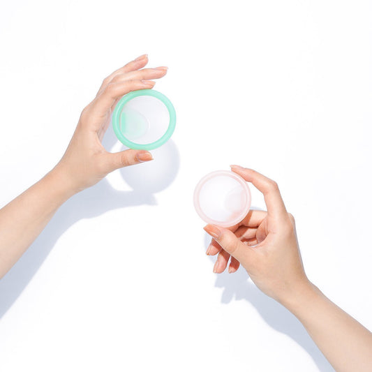 How to use a menstrual disc - Mooneva